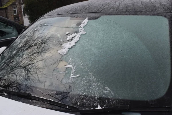 Frosty Reggel Jégtakaró Ablak Autó Rossz Időjárási Körülmények — Stock Fotó