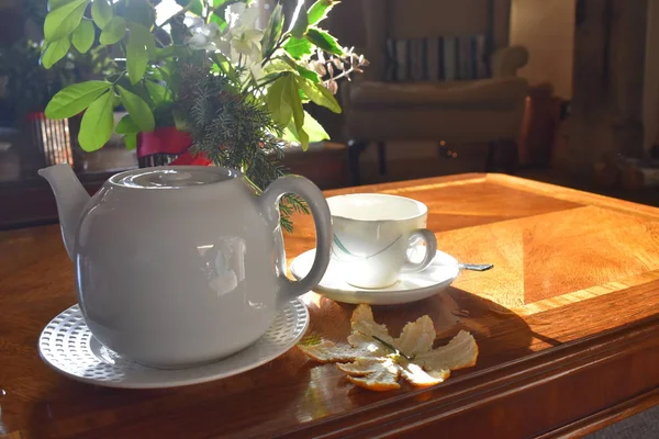 Une Théière Une Tasse Thé Chaud Sur Une Table Bois — Photo