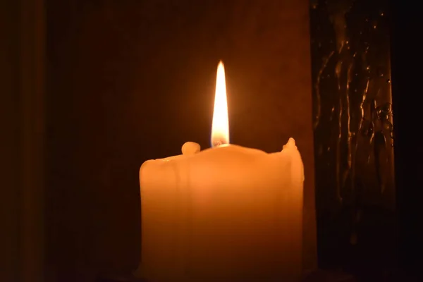 Candle Light Illuminates Darkness — Stock Photo, Image