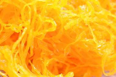 Tayland usulü yumurta sarısı, Foi tangası (Shredded Egg yumurta sarısı turtası) Tayland usulü tatlı ve tatlıdır. 