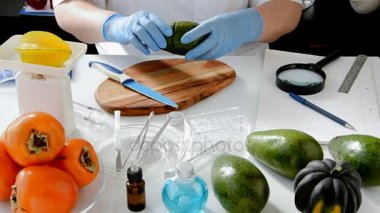 Avokado gıda laboratuarında