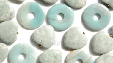 Arkanı dön Amazonite kalpleri ve çörekler