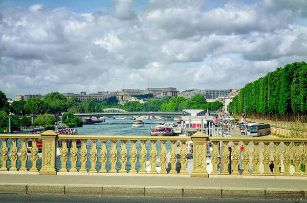Summer view of Seine from Invalides bridge — Stock Photo, Image