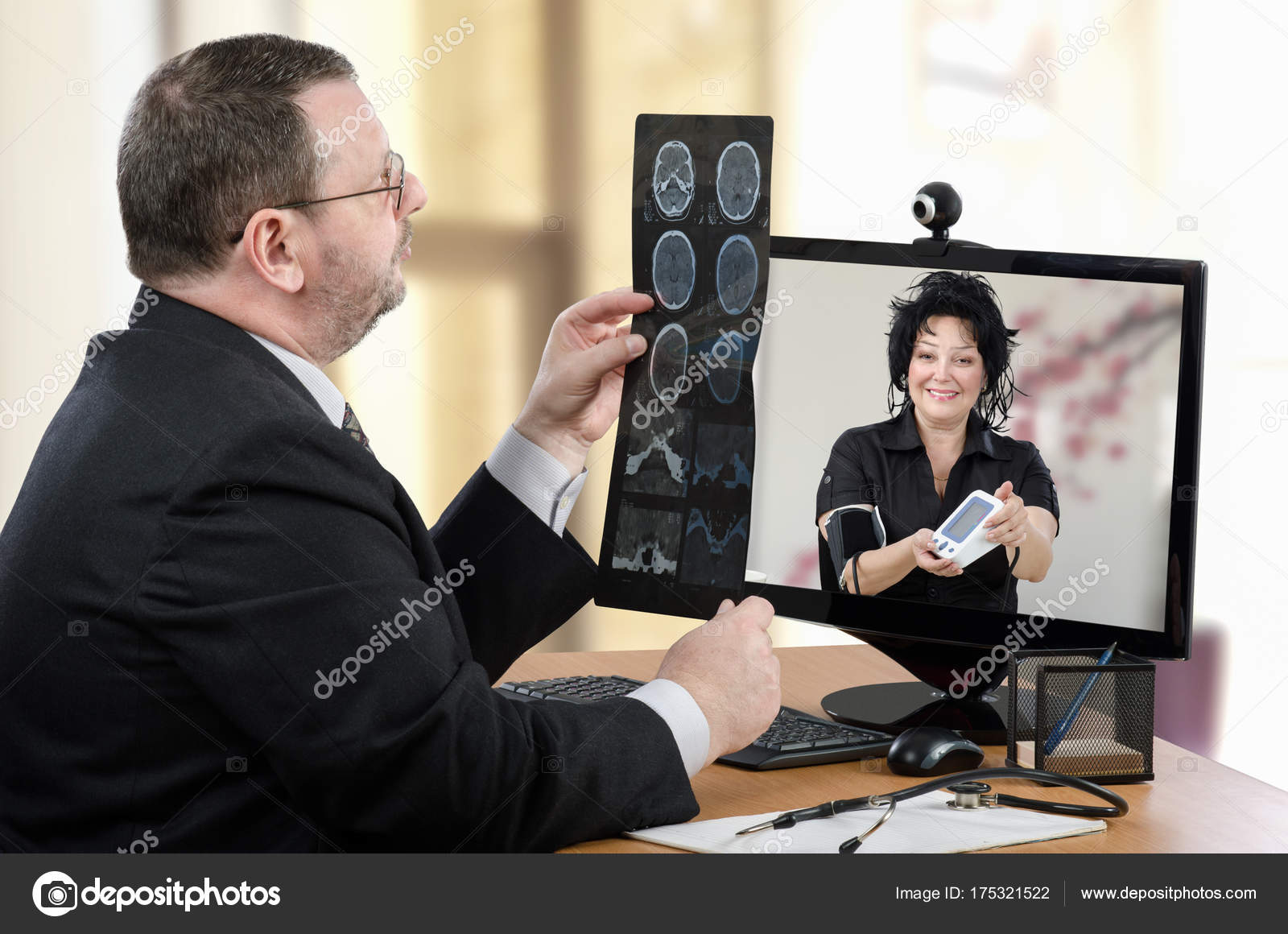 Videoconferencing with virtual doctor Stock Photo by ©verbaska 175321522