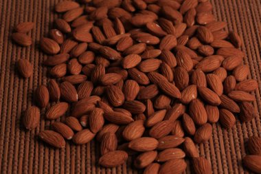 Masada badem ve badem.