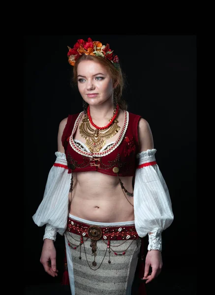 Jolie Femme Costume Traditionnel Danse Trible Ukranien Stile National Avec — Photo