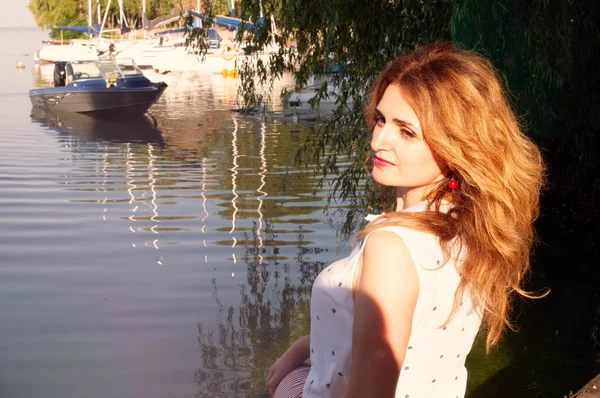 Side View Beautiful Woman Long Hair Sitting River Boats Lighted — Stockfoto