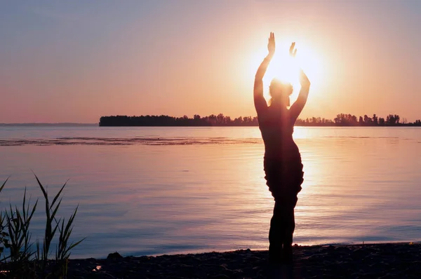 Glowing Silhouette Slim Woman Hands Air Illuminated Sunshine Front Sky — Stock Photo, Image