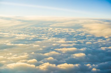 Renkli gökyüzü withgolden güneş ışık arka plan