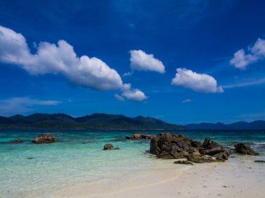 Doğal manzara vahşi doğa tropik ada rocky Dağları arka plan ile