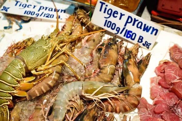 Spectacle Fruits Mer Sauvages Frais Sur Boutique Crevette Tigrée Poisson — Photo