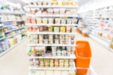 Modern Market Raf mallarına arka plan üzerinde bulanık