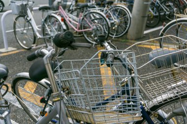 Grup, eski Kawaguchigo istasyonunda, Japonya Park motosiklet