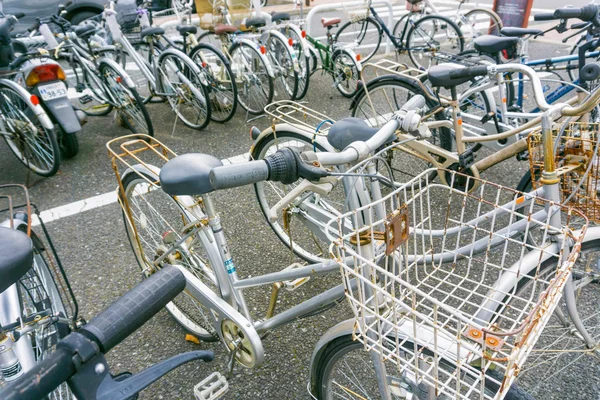Ομάδα Παλιά Ποδήλατα Στάθμευσης Στο Σταθμό Kawaguchigo Ιαπωνία — Φωτογραφία Αρχείου