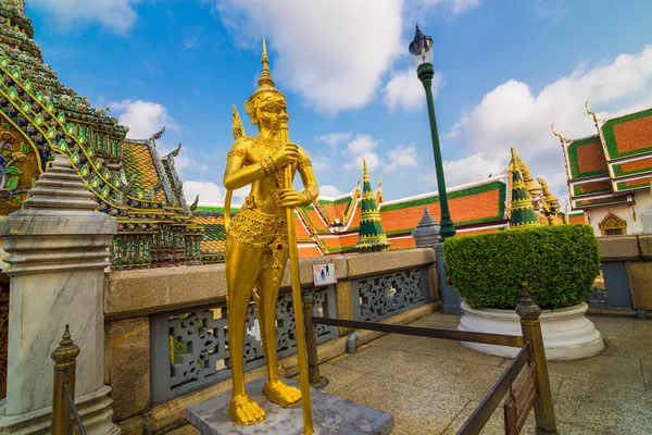 Wat Phra Kaew Templo Gran palacio del Buda Esmeralda en Bangk — Foto de Stock