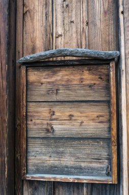 Çam ağacı ahşap plakalar, karanlık paneli yapılmış duvara yakın çekim