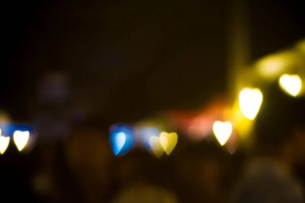 Herz Zeichen verschwimmen Bokeh auf Nacht Lampe der Liebe — Stockfoto