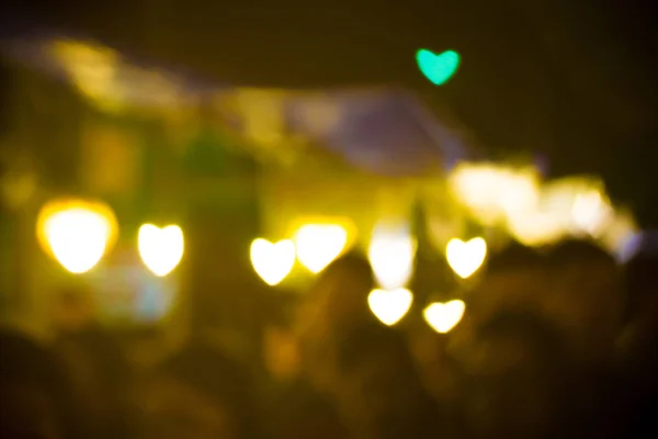 Herz Zeichen verschwimmen Bokeh auf Nacht Lampe der Liebe — Stockfoto
