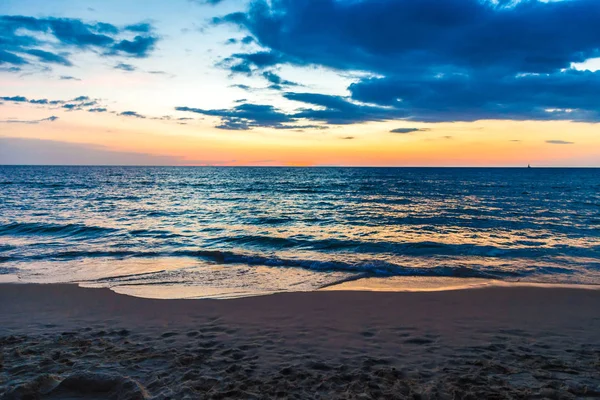 Puesta Sol Sobre Playa Del Océano Mar Andamán — Foto de Stock