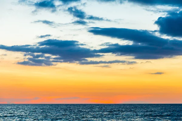 Закат Морском Пляже Облаками Андаманское Море Пхукет Таиланд — стоковое фото