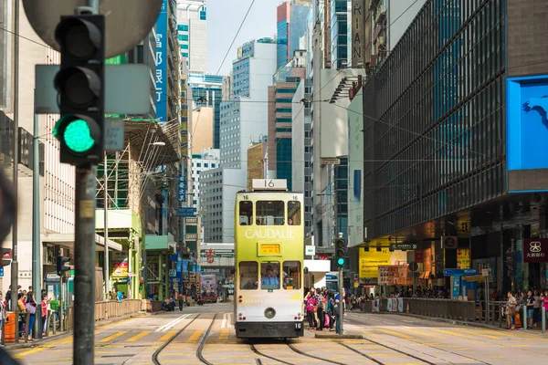 Trasporto pubblico per strada a Hong Kong . — Foto Stock