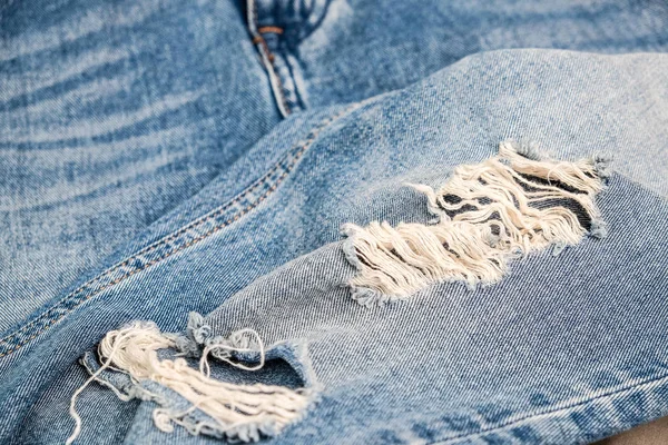 Tränenhose Nahaufnahme Alte Jeanshose — Stockfoto