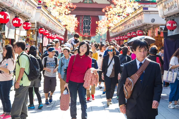 Tokio Japan Oktober Gedrängte Menschen Auf Dem Weg Zum Buddhistischen — Stockfoto