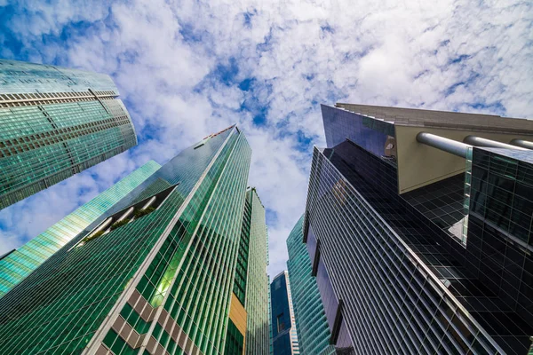 Edificio Oficinas Rascacielos Contra Cielo Vista Vertical — Foto de Stock