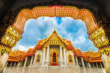 Mermer Tapınak wat benchamabophit mavi gökyüzü