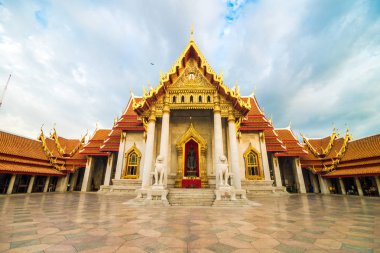 Mermer Tapınak wat benchamabophit mavi gökyüzü