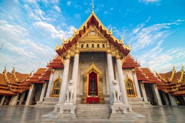 Mermer buddha Tapınağı Wat Benchamabopit Dusitvanaram günbatımı