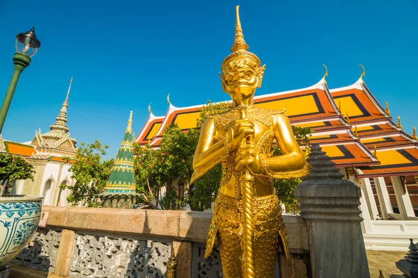 Statuen Kinnara Emerald Buddha Tempelet Buddha Arkitekturen – stockfoto
