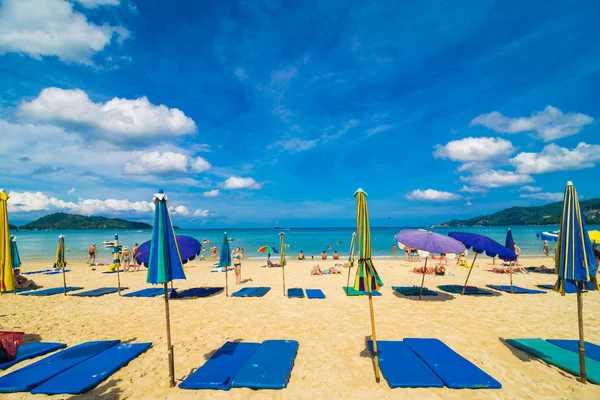 Playa silla verano en la isla vacaciones vacaciones relajarse en el sol w — Foto de Stock