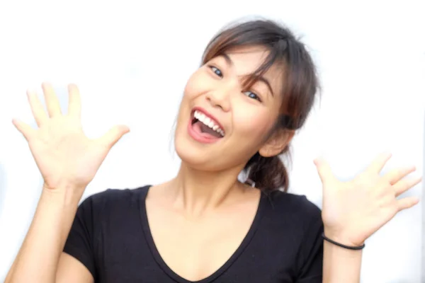 Retrato de asiático hermosas mujeres sonriendo divertido — Foto de Stock