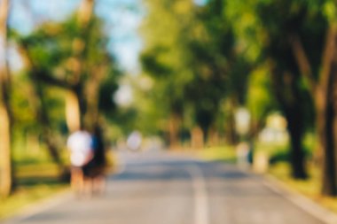 Bulanık insanlar genel parkta egzersiz