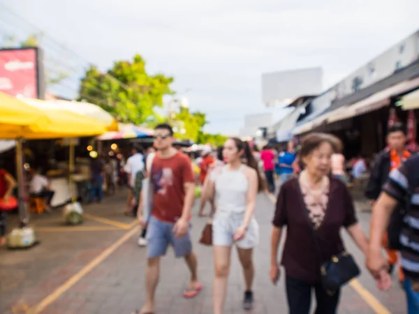 Blurred people shopping outdoor at Chatuchak weekend market — Stock Photo, Image