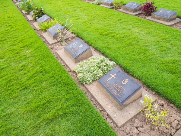 Kanchanaburi Tailandia Agosto 2015 Cementerio Guerra Kanchanaburi Tailandia Cementerio Para —  Fotos de Stock