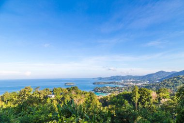 Üç tropikal beyaz kumlu plajları ile turkuaz temiz su bir