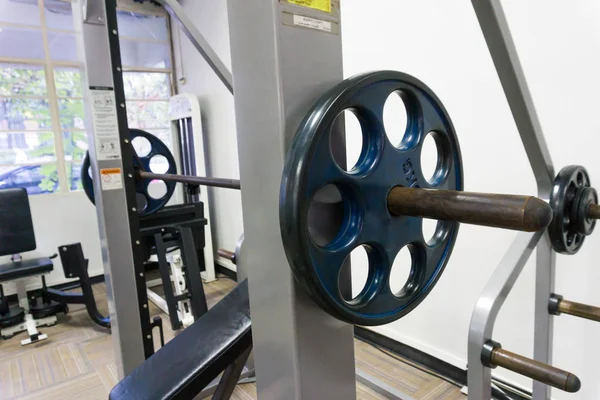 Fitnessruimte Met Vele Type Sportuitrusting Sportschool Achtergrond — Stockfoto