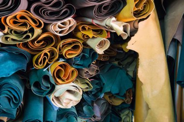 Deri el sanatları overlapse kadar raf arka plan yapmak cüzdan, Ayakkabı, çanta, gömlek için rulo