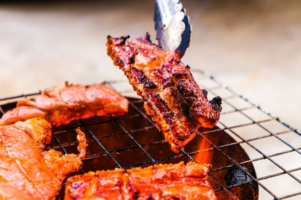 Carne Res Asada Fuego Con Llama Comida Para Barbacoa —  Fotos de Stock