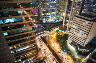 Hareket hareket araba Bangkok cityscape manzarası bina ile hafif bulanık