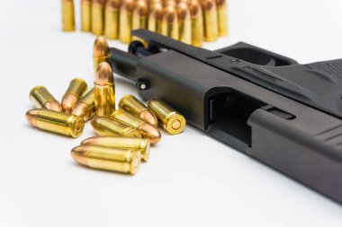 Yarı otomatik tabanca ve Fmj mermi 9 mm