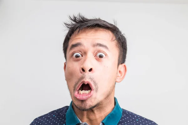Ritratto di estremamente arrabbiato asiatico uomo faccia — Foto Stock