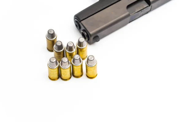 Pistola Con Chaqueta Plomo Completa Pistola Aislada Sobre Fondo Blanco —  Fotos de Stock