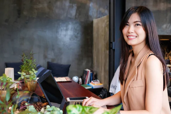 Smiling Freelance Young Asian Woman Sitting Cafeteria Laptop Online Working — Stock Photo, Image