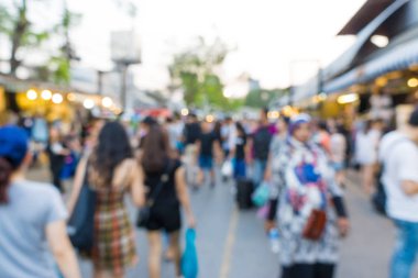 Bulanık insanlar hafta sonu şehir merkezinde Jj alışveriş Pazar sokak açık Chatuchak, Bangkok Tayland