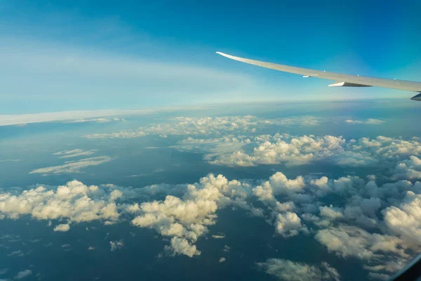 从飞机 自然天际线看云和天空景观 — 图库照片