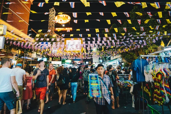 Bangkok Thajsko Února 2015 Turisté Těší Khao San Road Khao — Stock fotografie