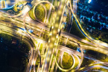 Üstten görünüm gece trafik modern ulaşım arka plan, Bangkok Tayland